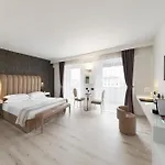 Lhp Palace & Hotel 5*