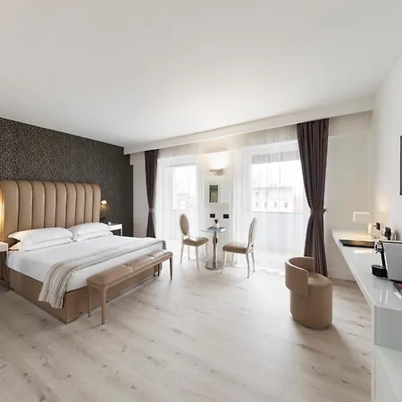 Lhp Palace & Отель 5*