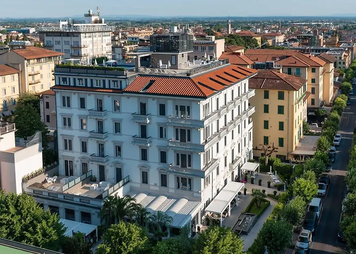 Lhp Palace & 5*