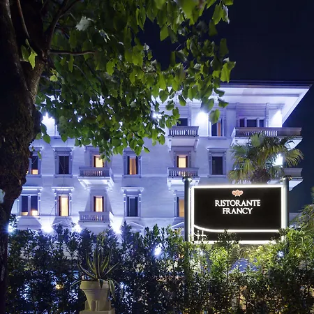 Lhp Palace & 5*