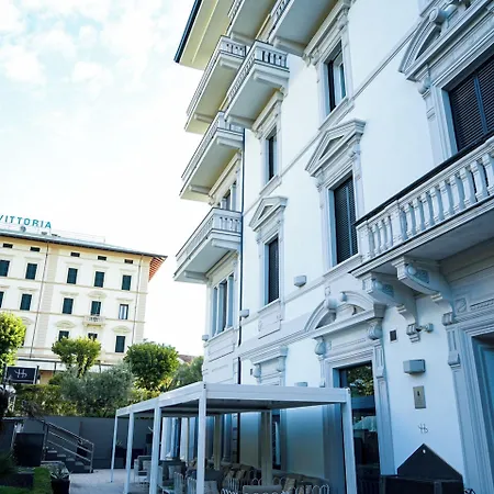 Lhp Palace & Hotel 5*