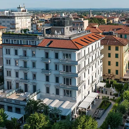 Lhp Palace & 5*