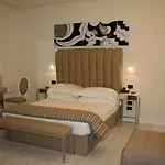 Lhp Palace & 5*